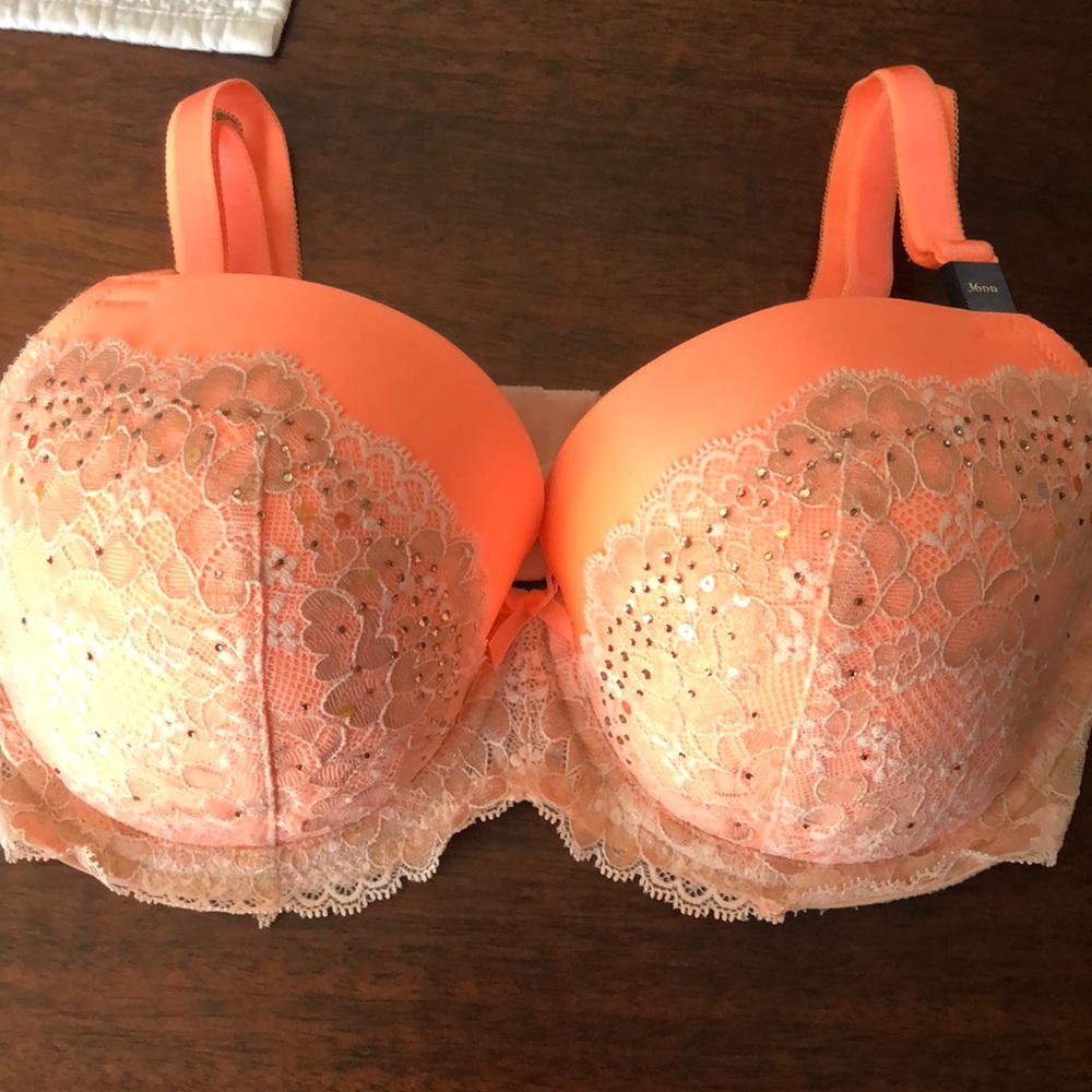 Brand new with Tags Victoria’s Secret rare bra
